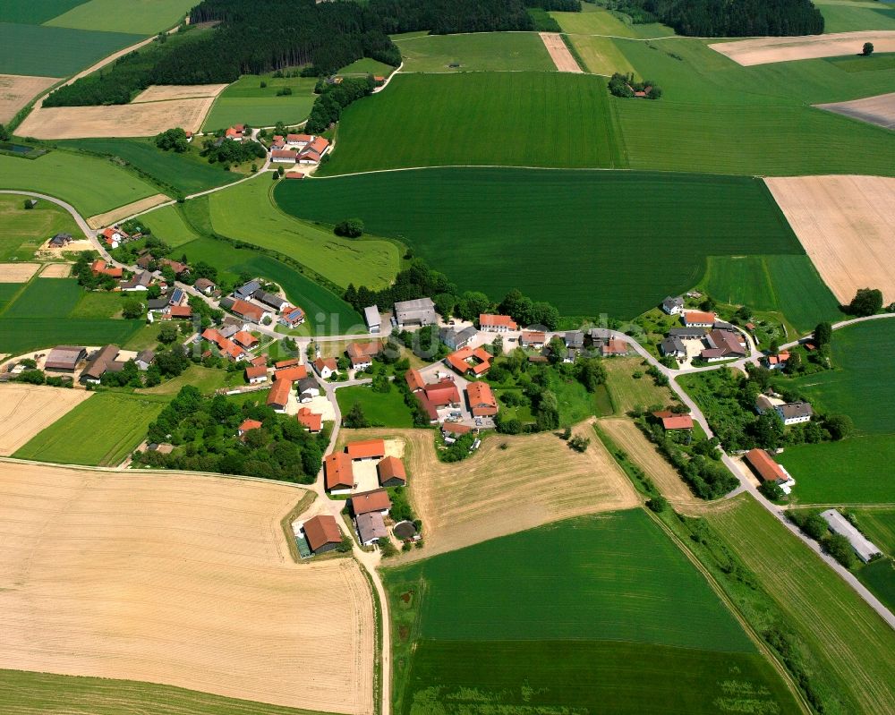 Luftbild Angerbach - Dorfkern am Feldrand in Angerbach im Bundesland Bayern, Deutschland