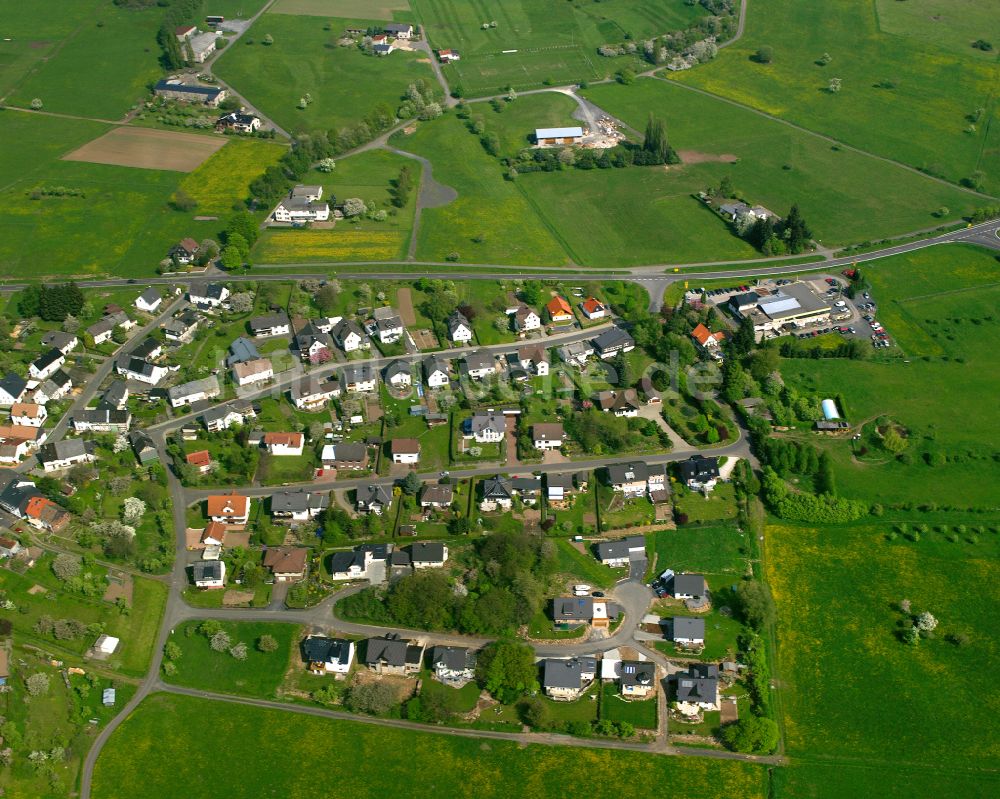 Luftaufnahme Arborn - Dorfkern am Feldrand in Arborn im Bundesland Hessen, Deutschland