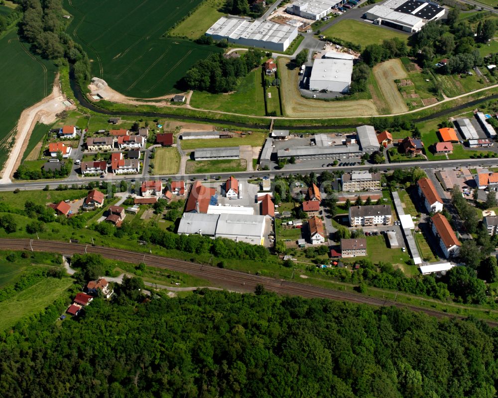 Luftaufnahme Arenshausen - Dorfkern am Feldrand in Arenshausen im Bundesland Thüringen, Deutschland