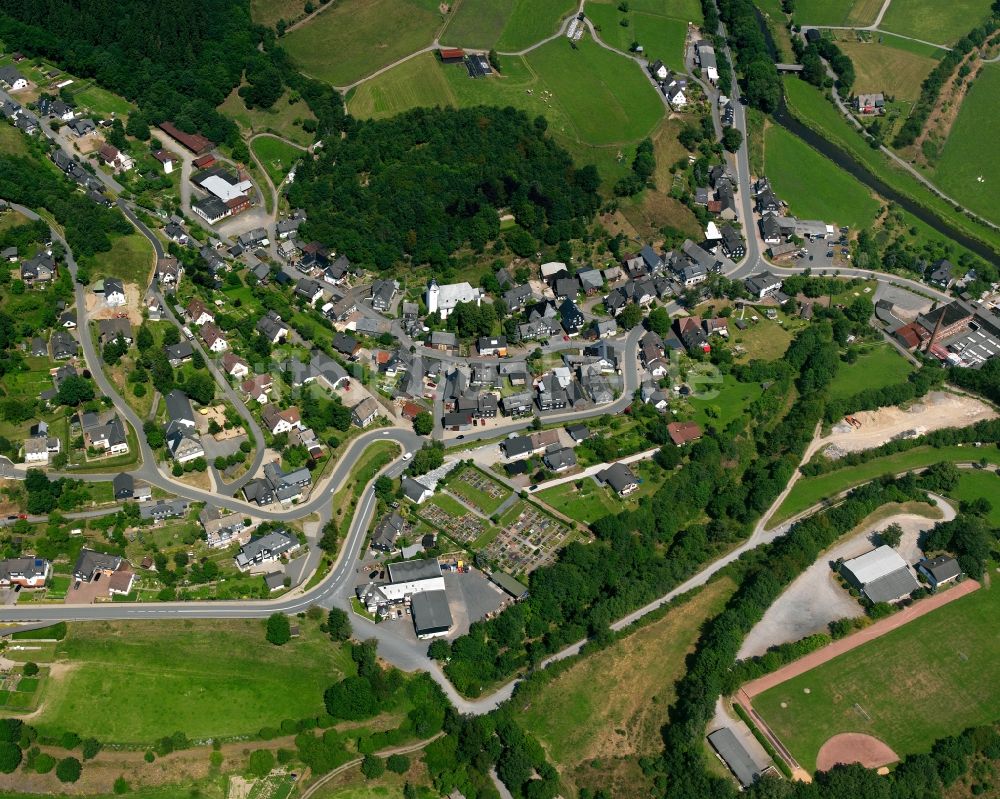 Arfeld von oben - Dorfkern am Feldrand in Arfeld im Bundesland Nordrhein-Westfalen, Deutschland