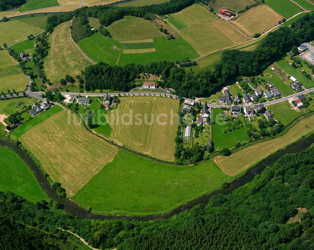 Arfeld von oben - Dorfkern am Feldrand in Arfeld im Bundesland Nordrhein-Westfalen, Deutschland