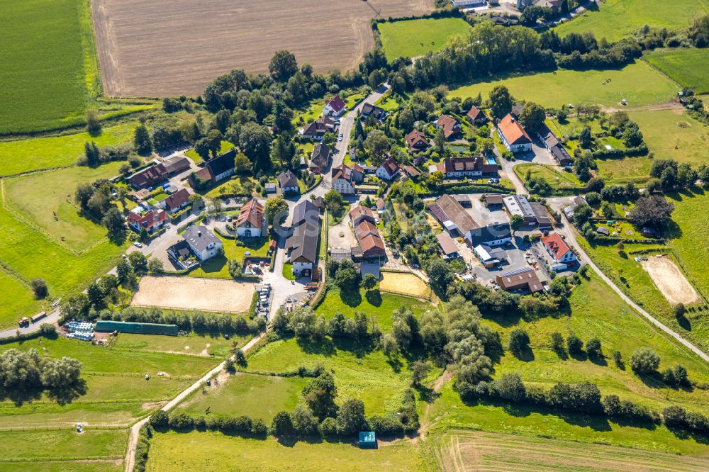 Luftbild Asbeck - Dorfkern am Feldrand in Asbeck im Bundesland Nordrhein-Westfalen, Deutschland