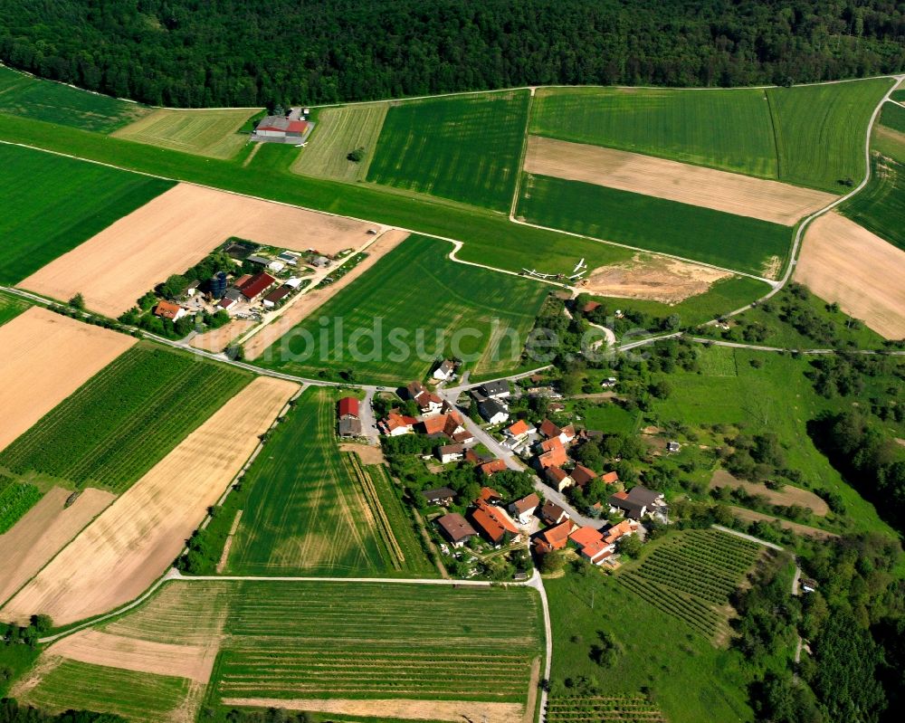 Aspach von oben - Dorfkern am Feldrand in Aspach im Bundesland Baden-Württemberg, Deutschland