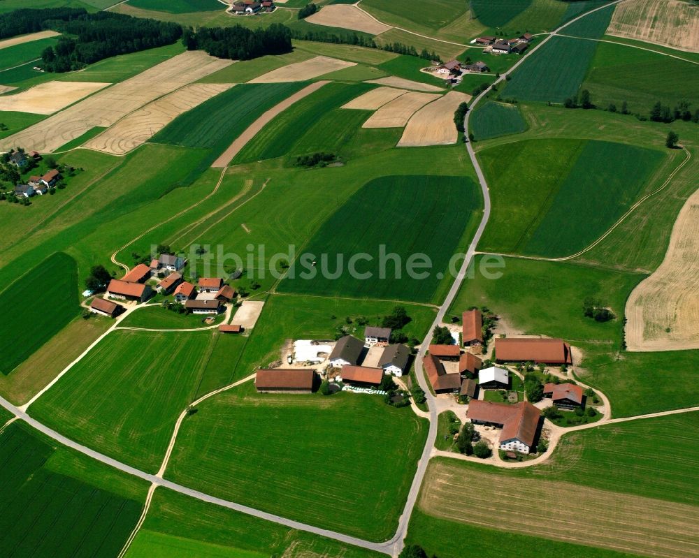 Luftaufnahme Aspöck - Dorfkern am Feldrand in Aspöck im Bundesland Bayern, Deutschland