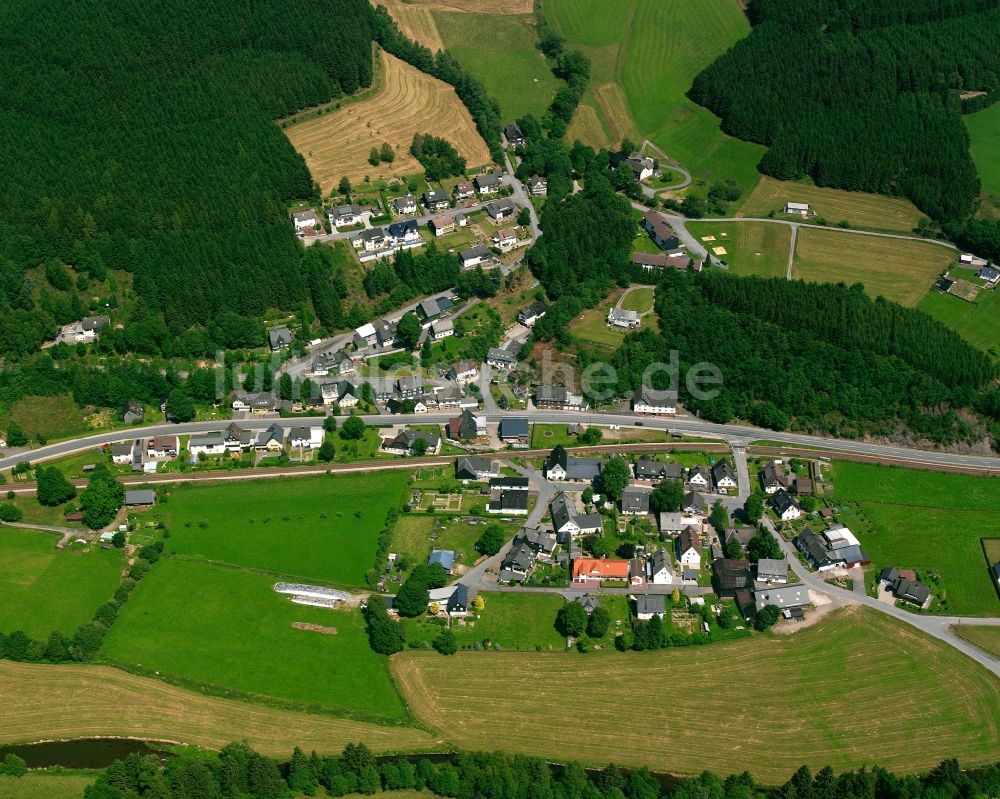 Aue aus der Vogelperspektive: Dorfkern am Feldrand in Aue im Bundesland Nordrhein-Westfalen, Deutschland