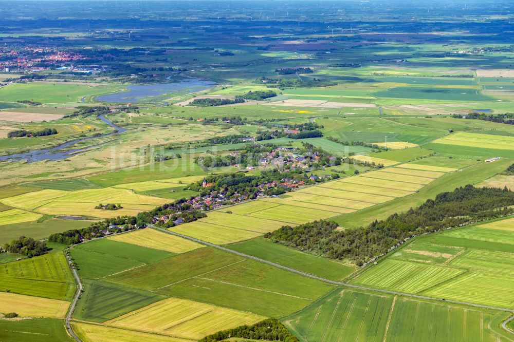 Luftbild Aventoft - Dorfkern am Feldrand in Aventoft im Bundesland Schleswig-Holstein, Deutschland