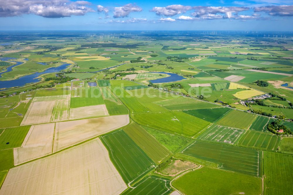 Luftaufnahme Aventoft - Dorfkern am Feldrand in Aventoft im Bundesland Schleswig-Holstein, Deutschland