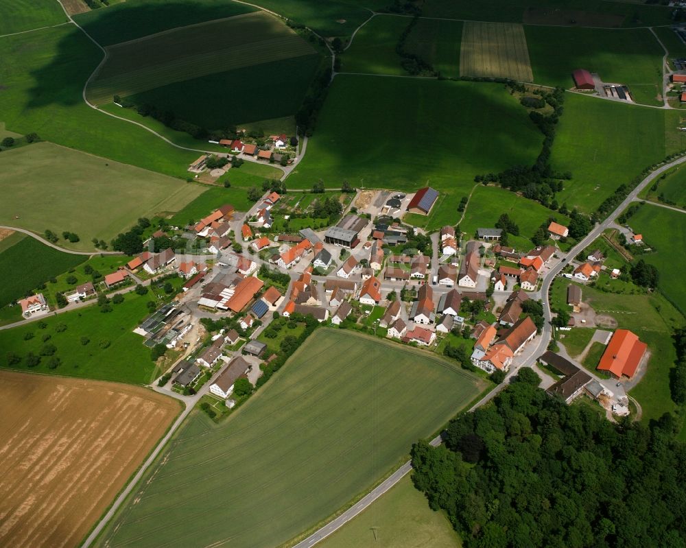 Bad Saulgau aus der Vogelperspektive: Dorfkern am Feldrand in Bad Saulgau im Bundesland Baden-Württemberg, Deutschland