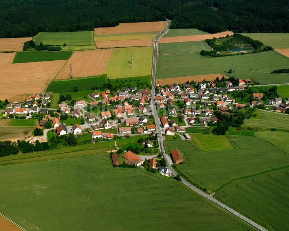 Bad Saulgau von oben - Dorfkern am Feldrand in Bad Saulgau im Bundesland Baden-Württemberg, Deutschland