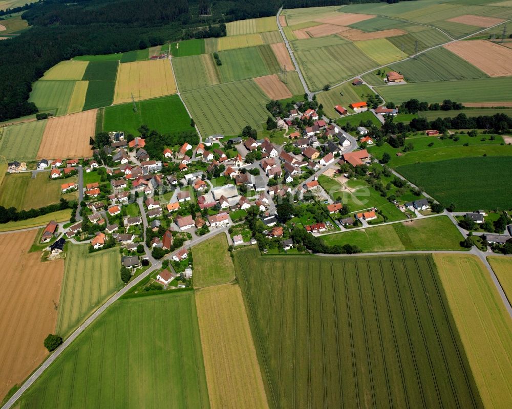 Bad Saulgau aus der Vogelperspektive: Dorfkern am Feldrand in Bad Saulgau im Bundesland Baden-Württemberg, Deutschland