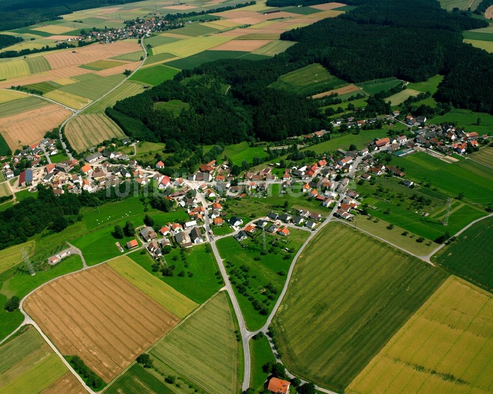 Bad Saulgau aus der Vogelperspektive: Dorfkern am Feldrand in Bad Saulgau im Bundesland Baden-Württemberg, Deutschland