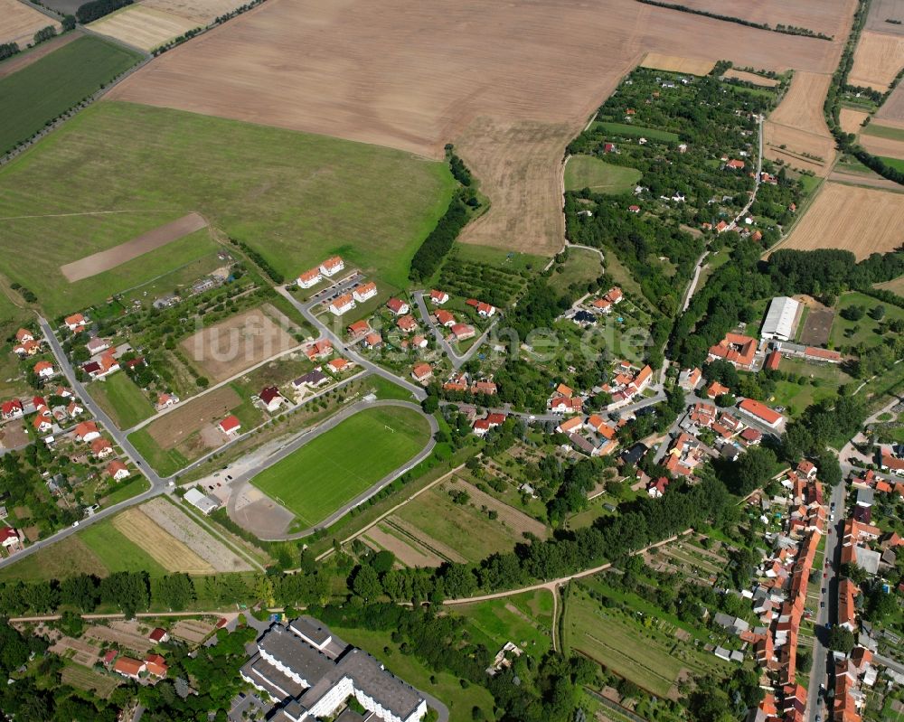 Bad Tennstedt aus der Vogelperspektive: Dorfkern am Feldrand in Bad Tennstedt im Bundesland Thüringen, Deutschland