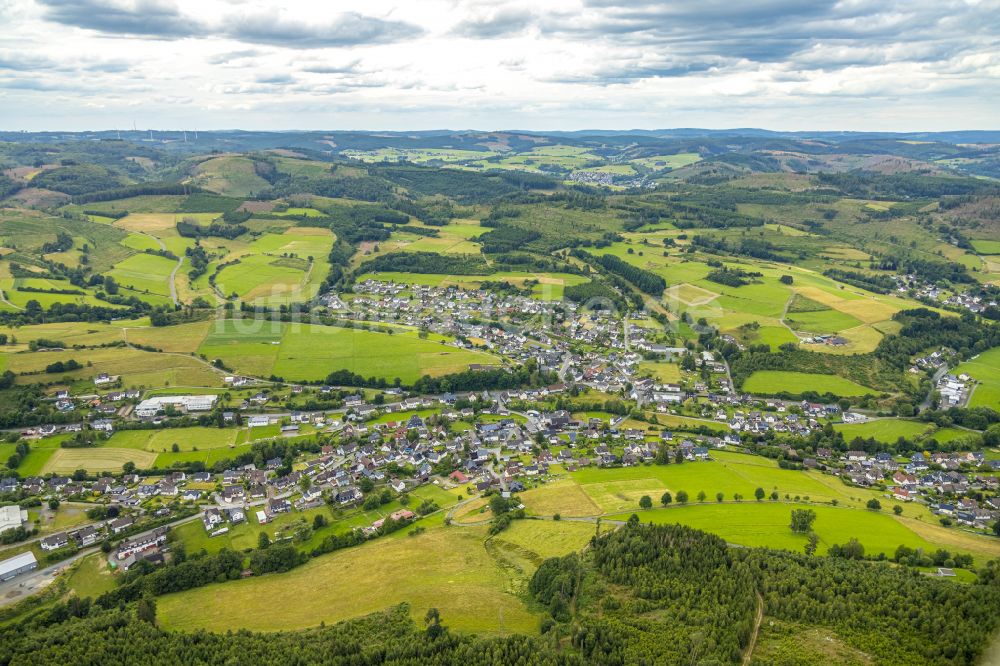 Banfe aus der Vogelperspektive: Dorfkern am Feldrand in Banfe im Bundesland Nordrhein-Westfalen, Deutschland