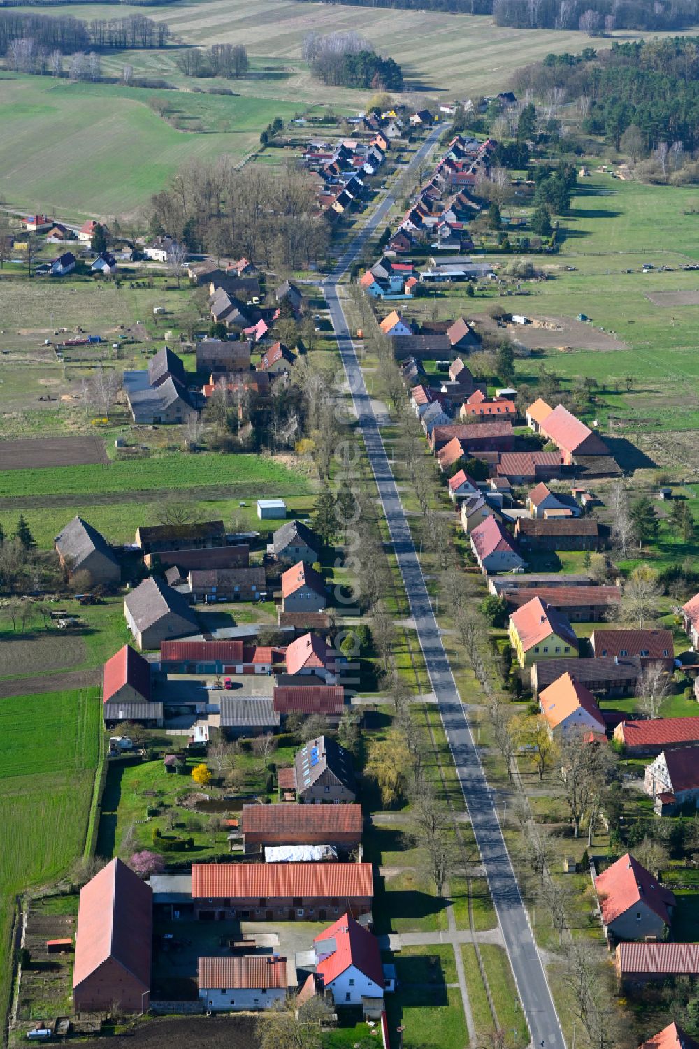 Luftbild Banzendorf - Dorfkern am Feldrand in Banzendorf im Bundesland Brandenburg, Deutschland