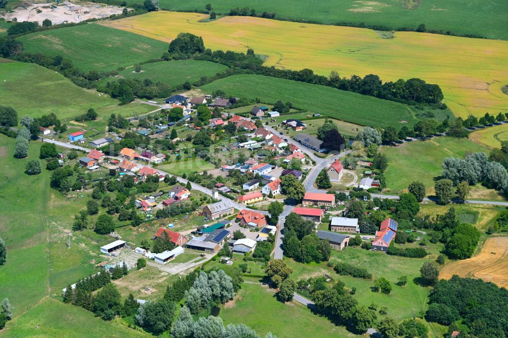 Luftbild Baumgarten - Dorfkern am Feldrand in Baumgarten im Bundesland Mecklenburg-Vorpommern, Deutschland