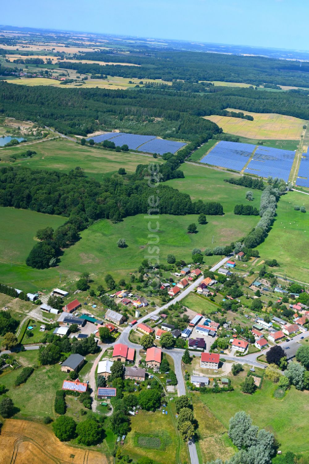 Luftbild Baumgarten - Dorfkern am Feldrand in Baumgarten im Bundesland Mecklenburg-Vorpommern, Deutschland