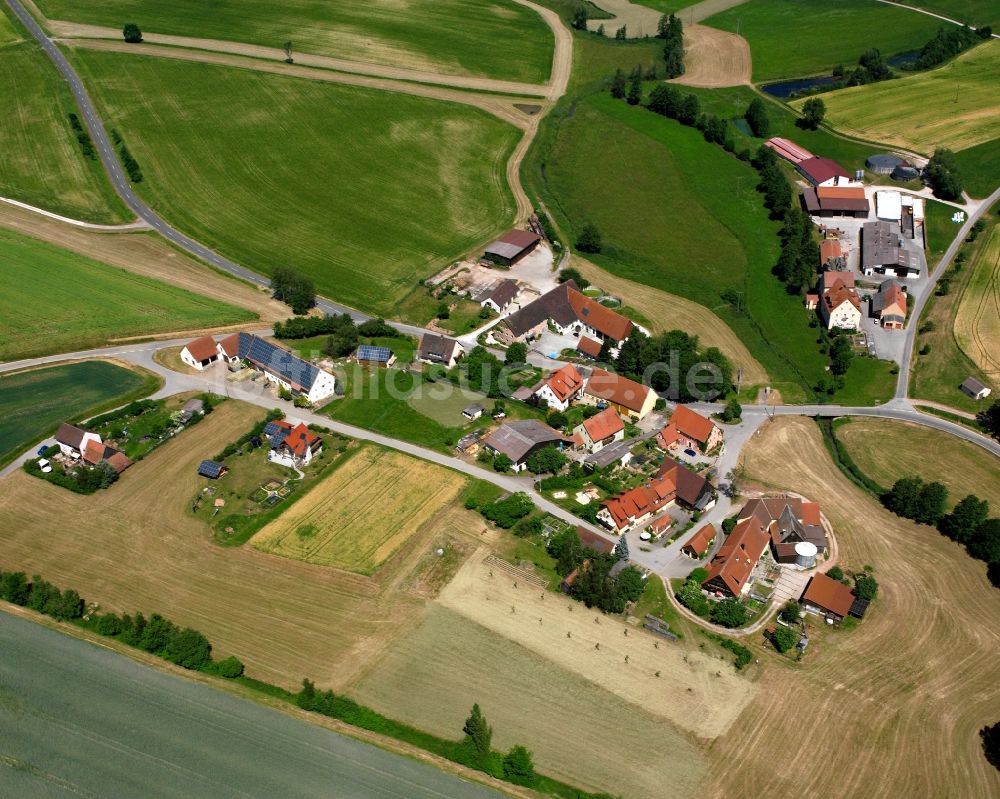 Böckau von oben - Dorfkern am Feldrand in Böckau im Bundesland Bayern, Deutschland