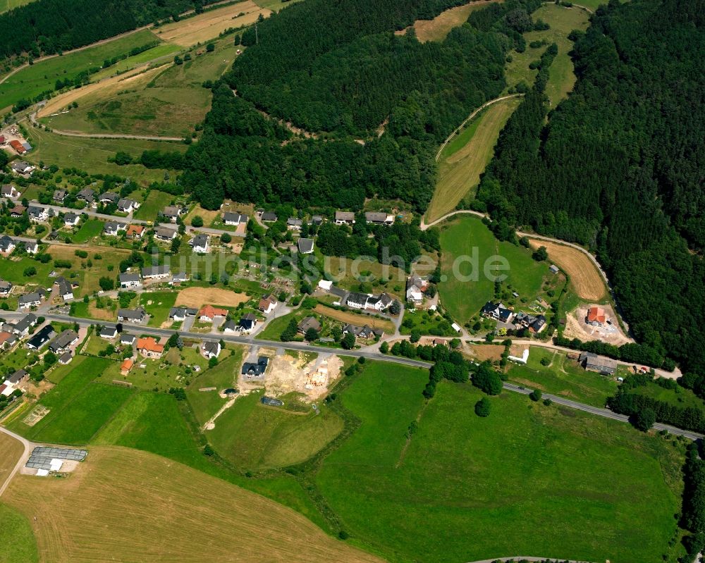 Beddelhausen aus der Vogelperspektive: Dorfkern am Feldrand in Beddelhausen im Bundesland Nordrhein-Westfalen, Deutschland