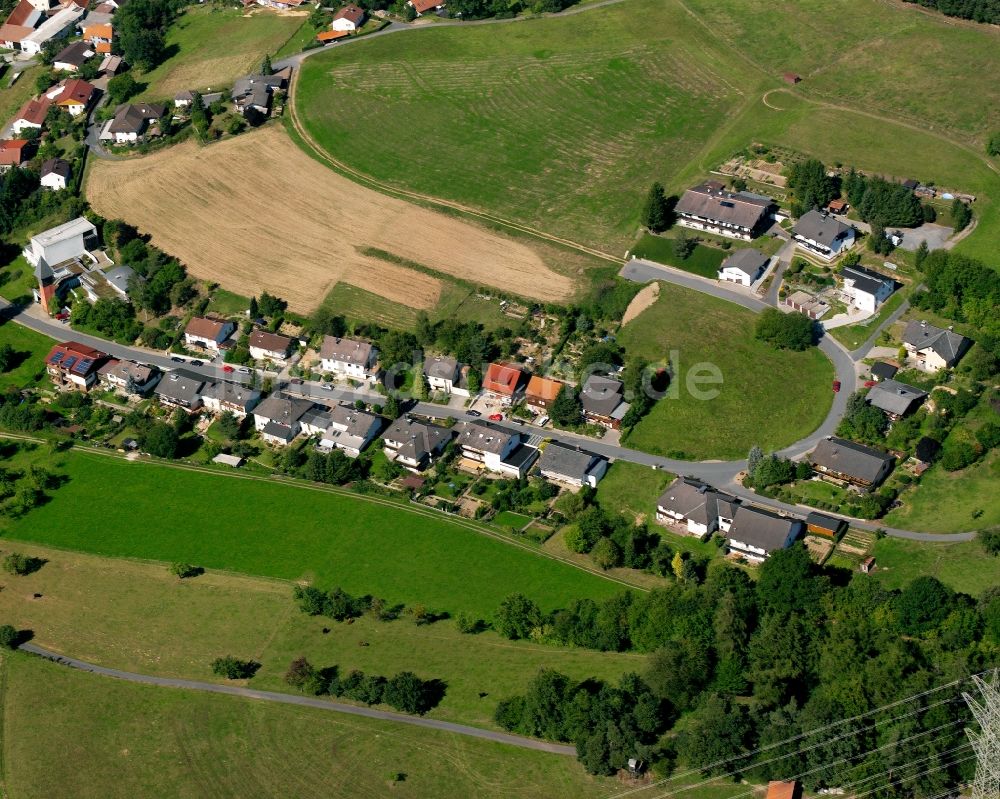 Beerfurth von oben - Dorfkern am Feldrand in Beerfurth im Bundesland Hessen, Deutschland