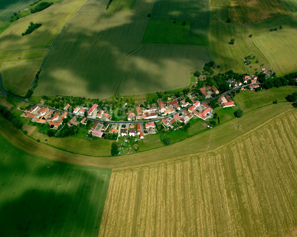 Beiersdorf aus der Vogelperspektive: Dorfkern am Feldrand in Beiersdorf im Bundesland Sachsen, Deutschland