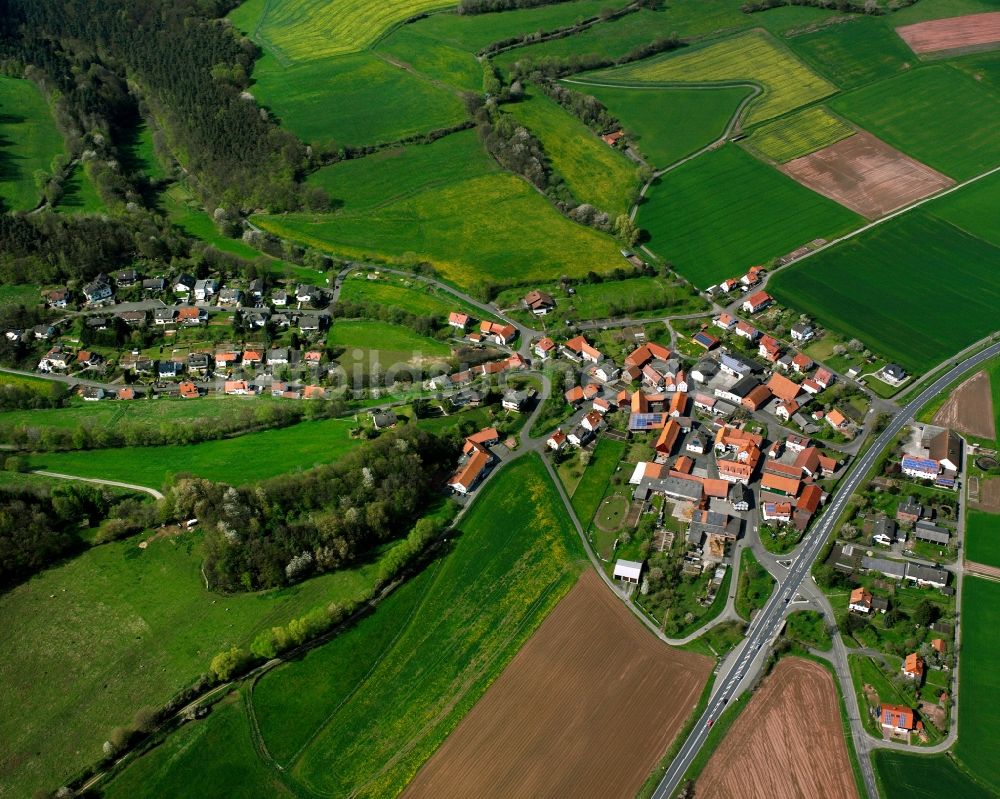 Beiershausen von oben - Dorfkern am Feldrand in Beiershausen im Bundesland Hessen, Deutschland