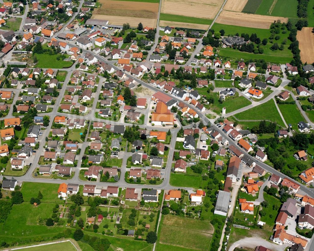 Beizkofen aus der Vogelperspektive: Dorfkern am Feldrand in Beizkofen im Bundesland Baden-Württemberg, Deutschland