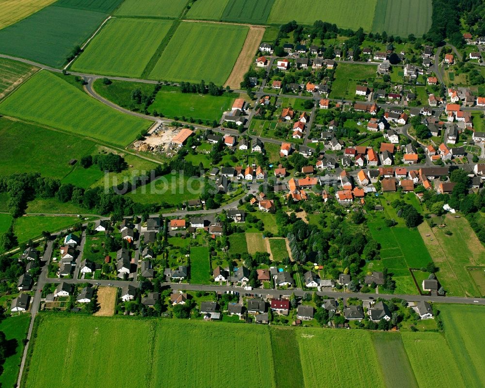 Benterode von oben - Dorfkern am Feldrand in Benterode im Bundesland Niedersachsen, Deutschland