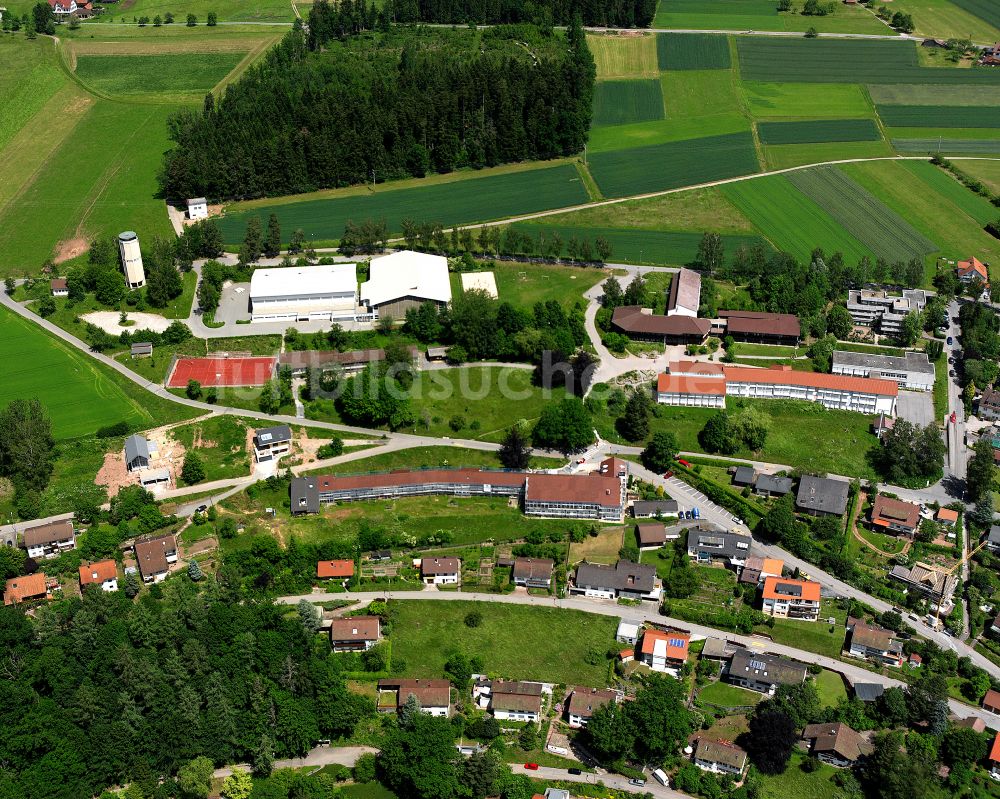 Luftaufnahme Überberg - Dorfkern am Feldrand in Überberg im Bundesland Baden-Württemberg, Deutschland