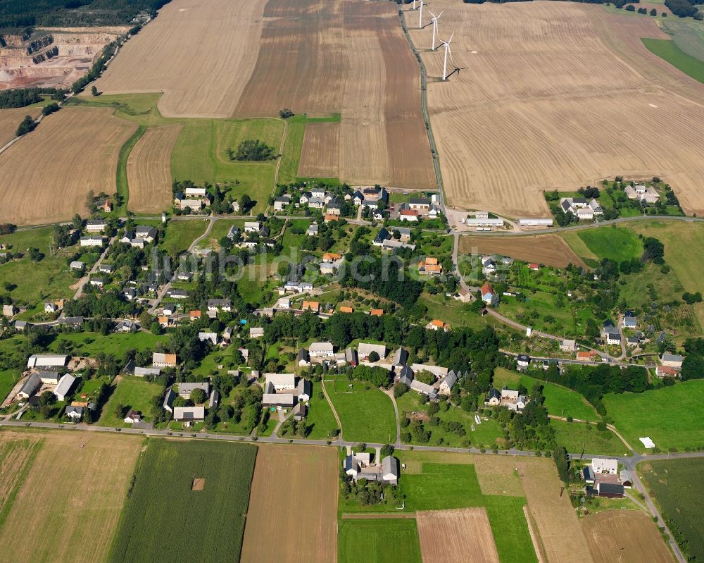 Berbersdorf von oben - Dorfkern am Feldrand in Berbersdorf im Bundesland Sachsen, Deutschland