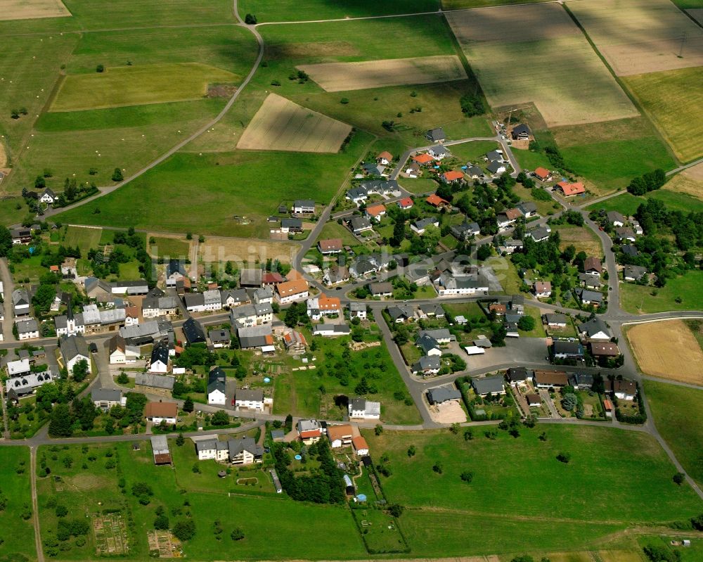 Luftbild Bergen - Dorfkern am Feldrand in Bergen im Bundesland Rheinland-Pfalz, Deutschland