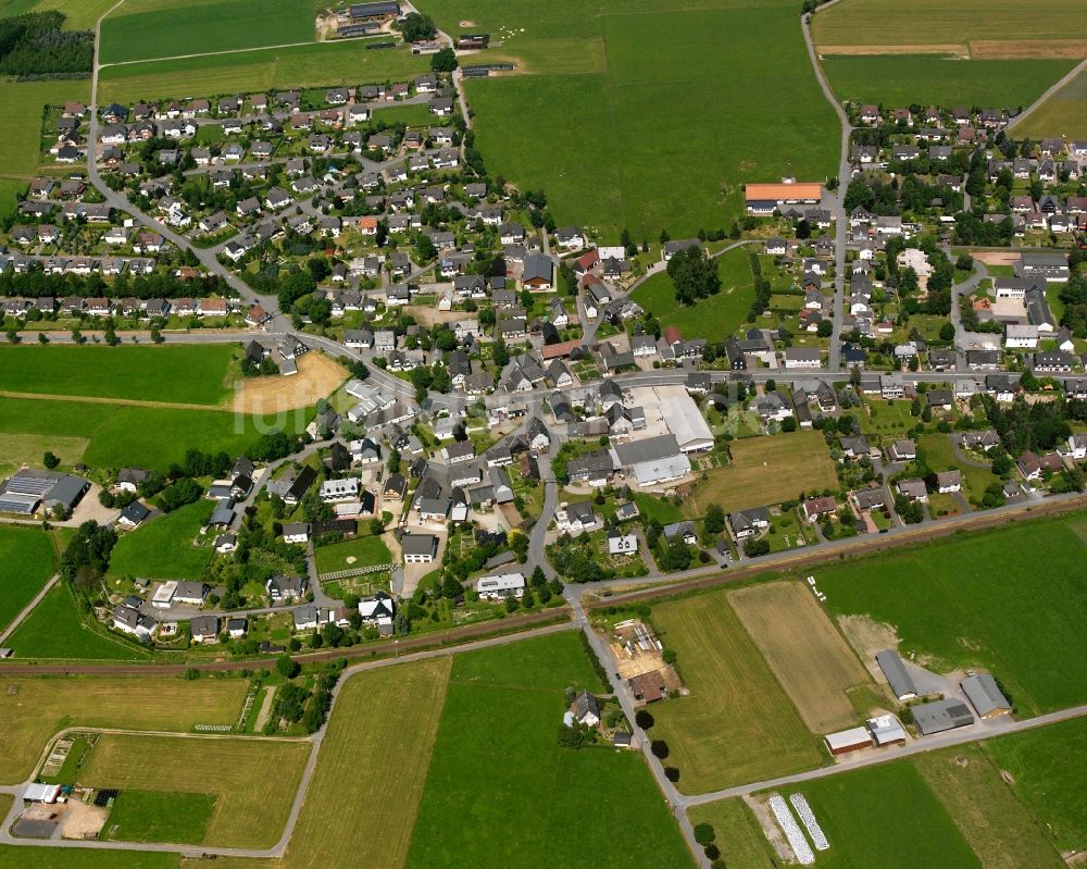 Luftaufnahme Berghausen - Dorfkern am Feldrand in Berghausen im Bundesland Nordrhein-Westfalen, Deutschland