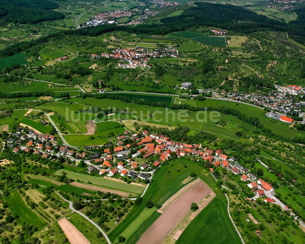 Berglen von oben - Dorfkern am Feldrand in Berglen im Bundesland Baden-Württemberg, Deutschland