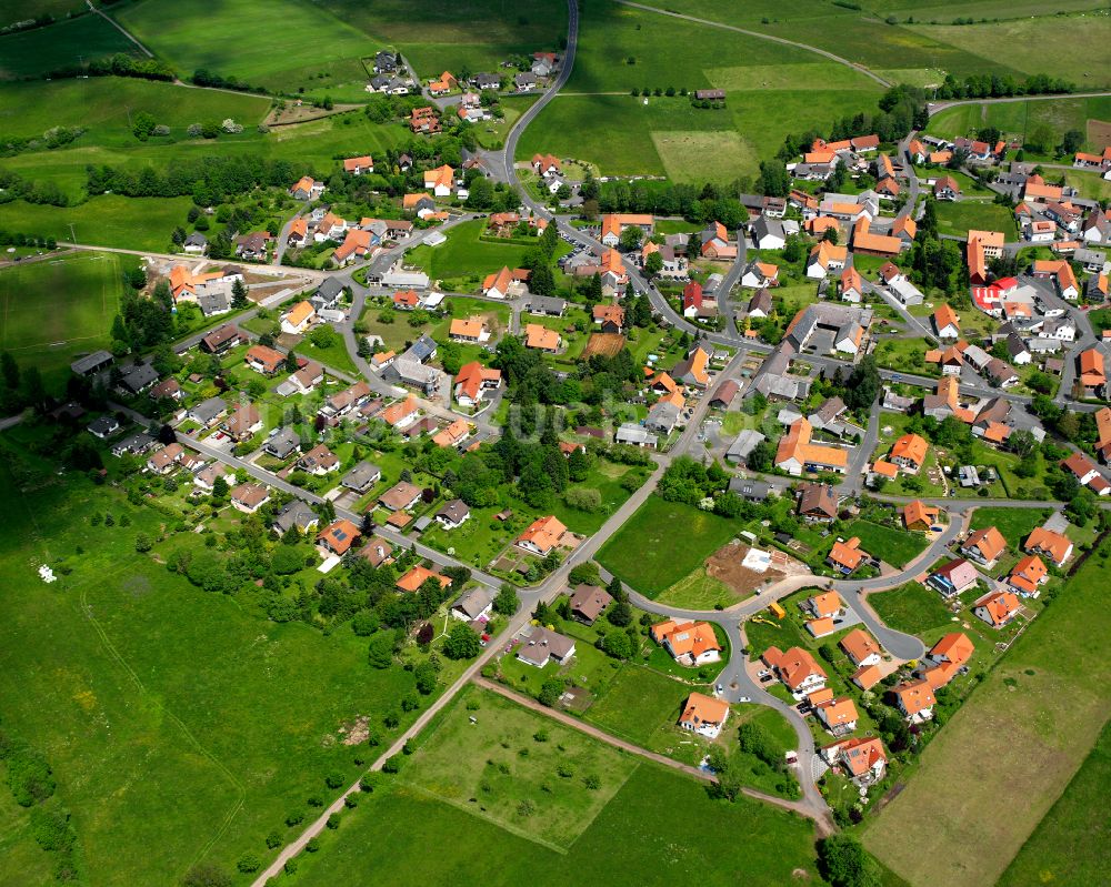 Luftbild Bermuthshain - Dorfkern am Feldrand in Bermuthshain im Bundesland Hessen, Deutschland