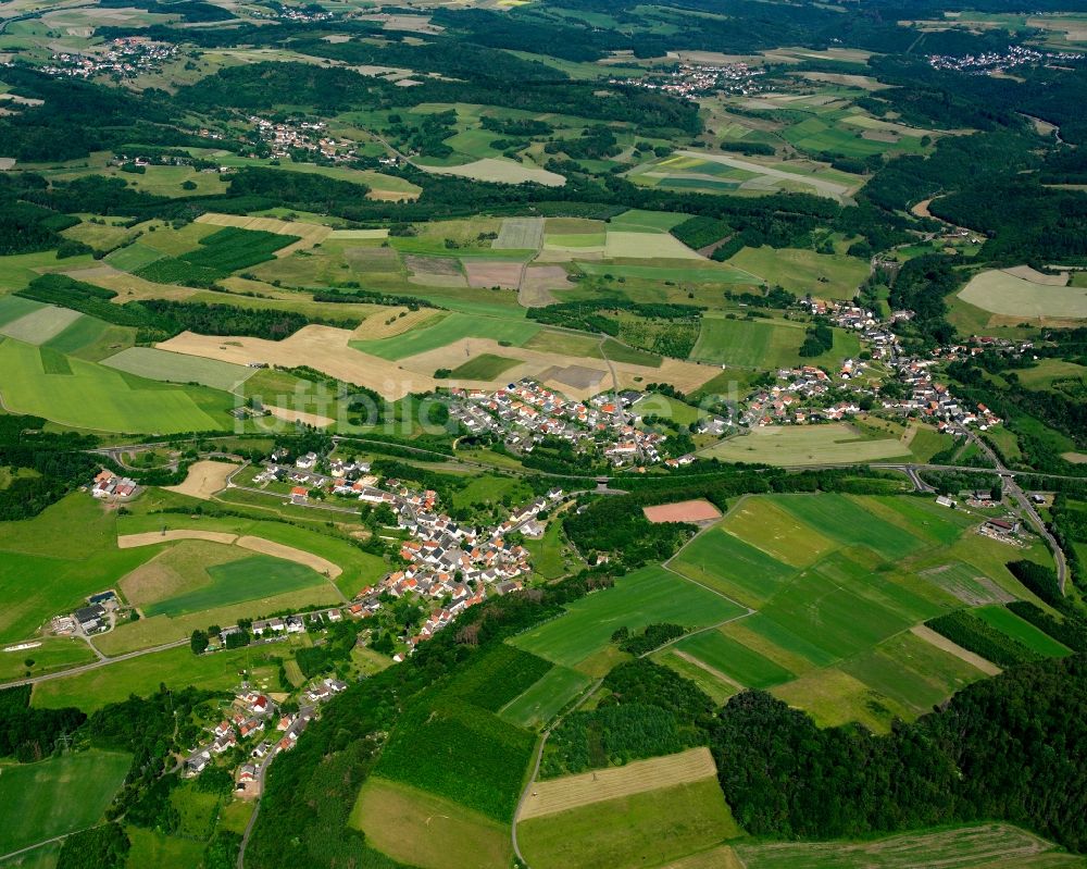 Luftbild Berschweiler bei Baumholder - Dorfkern am Feldrand in Berschweiler bei Baumholder im Bundesland Rheinland-Pfalz, Deutschland