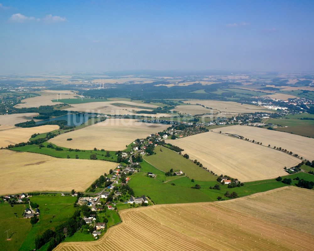 Luftaufnahme Berthelsdorf - Dorfkern am Feldrand in Berthelsdorf im Bundesland Sachsen, Deutschland
