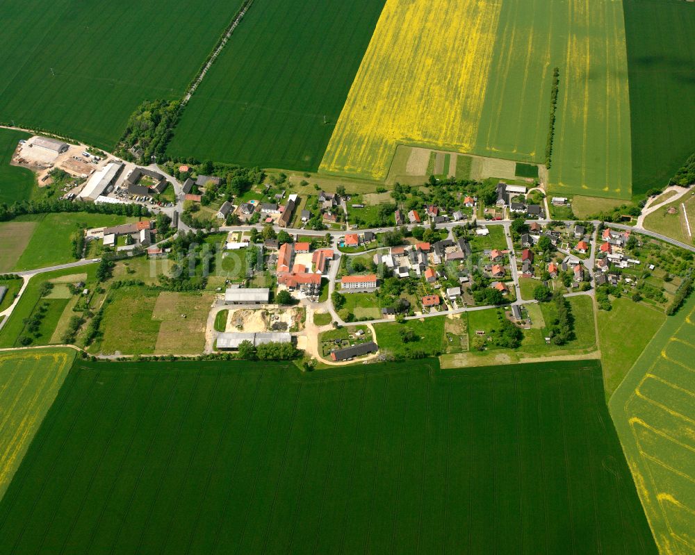 Bethenhausen aus der Vogelperspektive: Dorfkern am Feldrand in Bethenhausen im Bundesland Thüringen, Deutschland