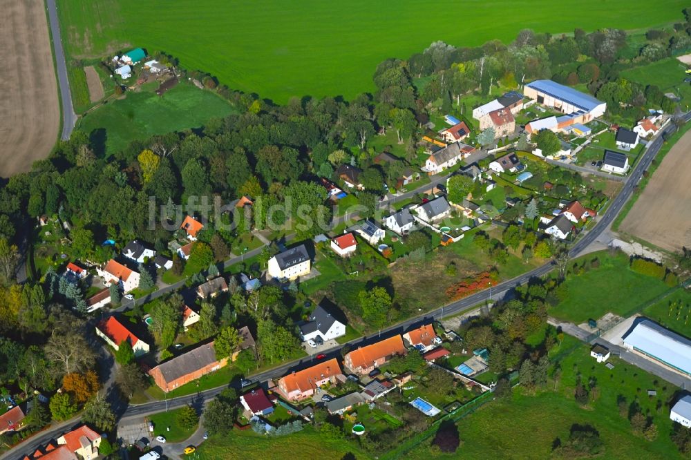 Luftaufnahme Beuden - Dorfkern am Feldrand in Beuden im Bundesland Sachsen, Deutschland