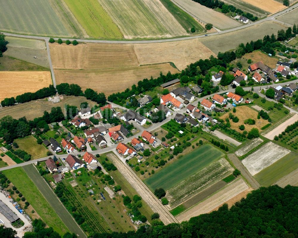 Bühl aus der Vogelperspektive: Dorfkern am Feldrand in Bühl im Bundesland Baden-Württemberg, Deutschland