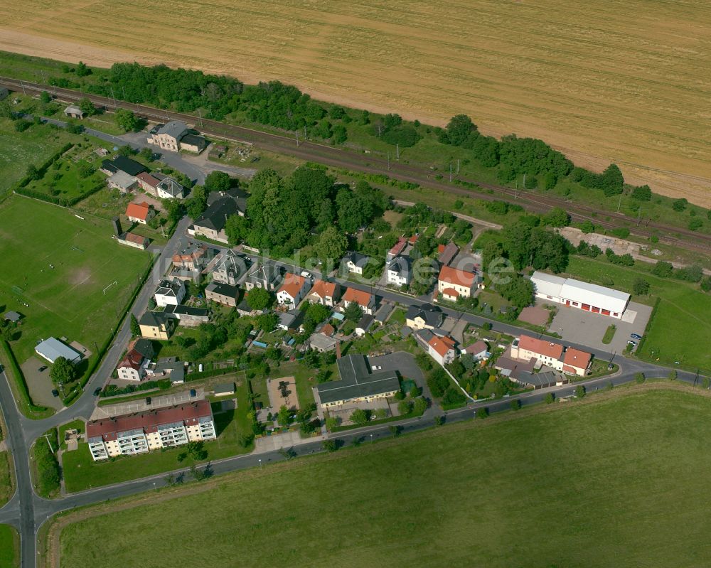 Luftbild Böhla Bahnhof - Dorfkern am Feldrand in Böhla Bahnhof im Bundesland Sachsen, Deutschland