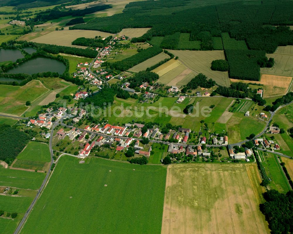 Luftbild Böhla - Dorfkern am Feldrand in Böhla im Bundesland Sachsen, Deutschland