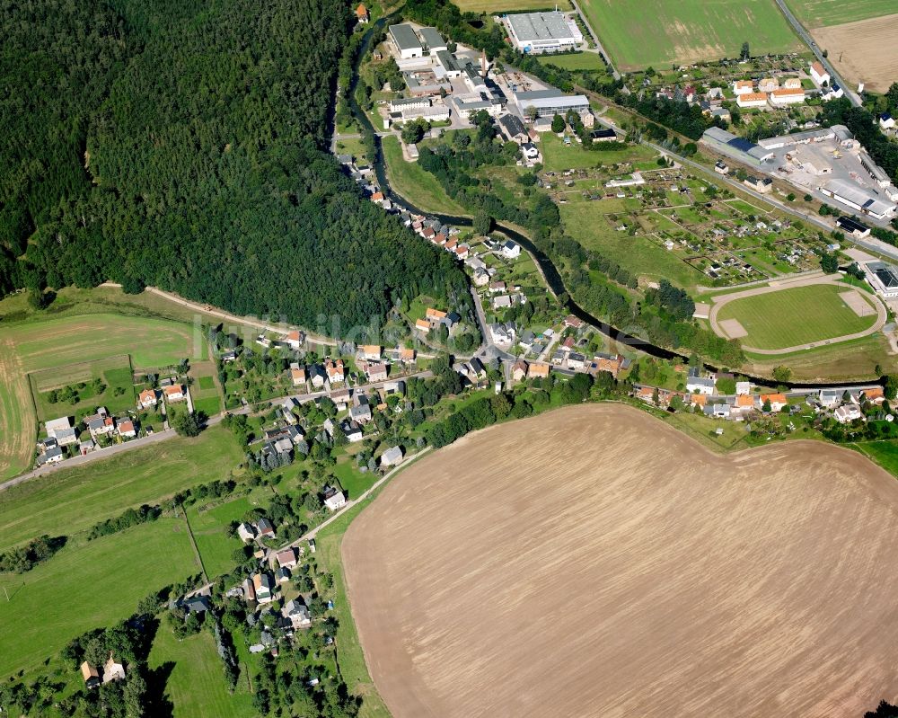 Luftbild Böhrigen - Dorfkern am Feldrand in Böhrigen im Bundesland Sachsen, Deutschland