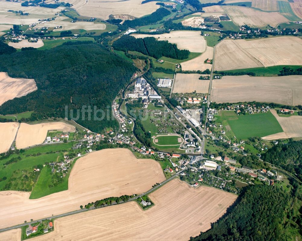 Böhrigen aus der Vogelperspektive: Dorfkern am Feldrand in Böhrigen im Bundesland Sachsen, Deutschland