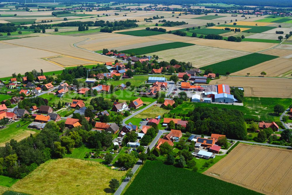 Bierde aus der Vogelperspektive: Dorfkern am Feldrand in Bierde im Bundesland Nordrhein-Westfalen, Deutschland