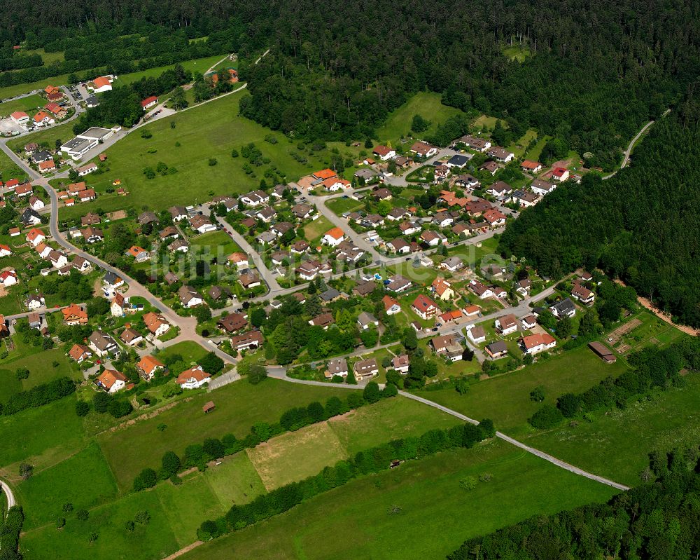 Bieselsberg von oben - Dorfkern am Feldrand in Bieselsberg im Bundesland Baden-Württemberg, Deutschland