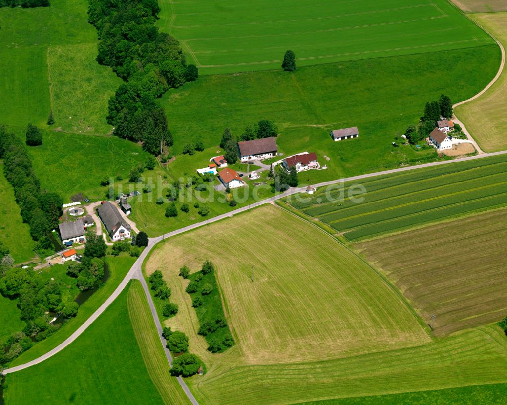 Luftaufnahme Binnrot - Dorfkern am Feldrand in Binnrot im Bundesland Baden-Württemberg, Deutschland