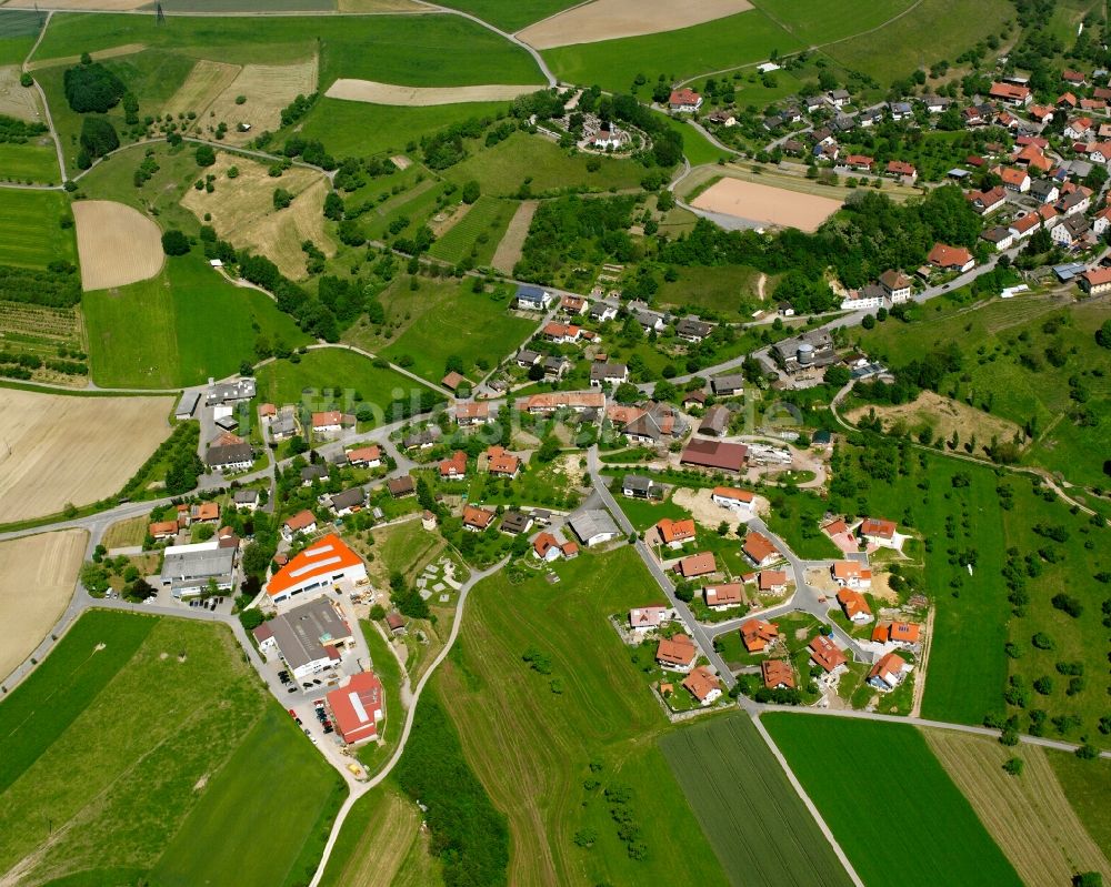 Birndorf von oben - Dorfkern am Feldrand in Birndorf im Bundesland Baden-Württemberg, Deutschland