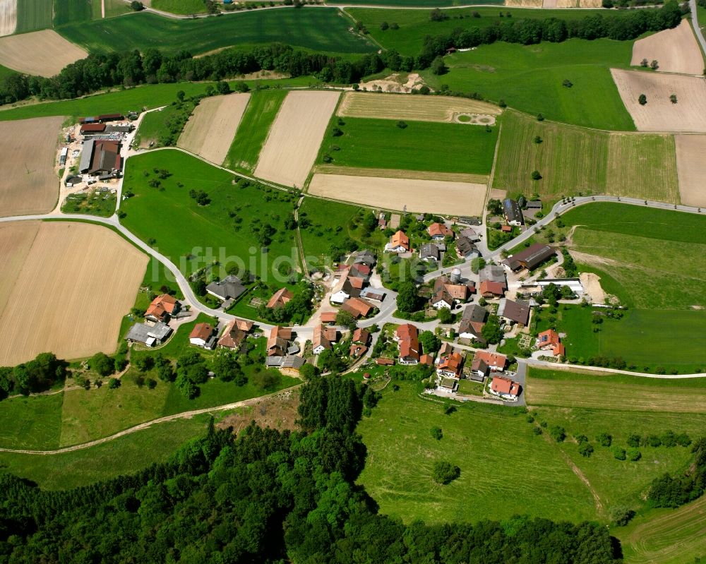 Birndorf aus der Vogelperspektive: Dorfkern am Feldrand in Birndorf im Bundesland Baden-Württemberg, Deutschland