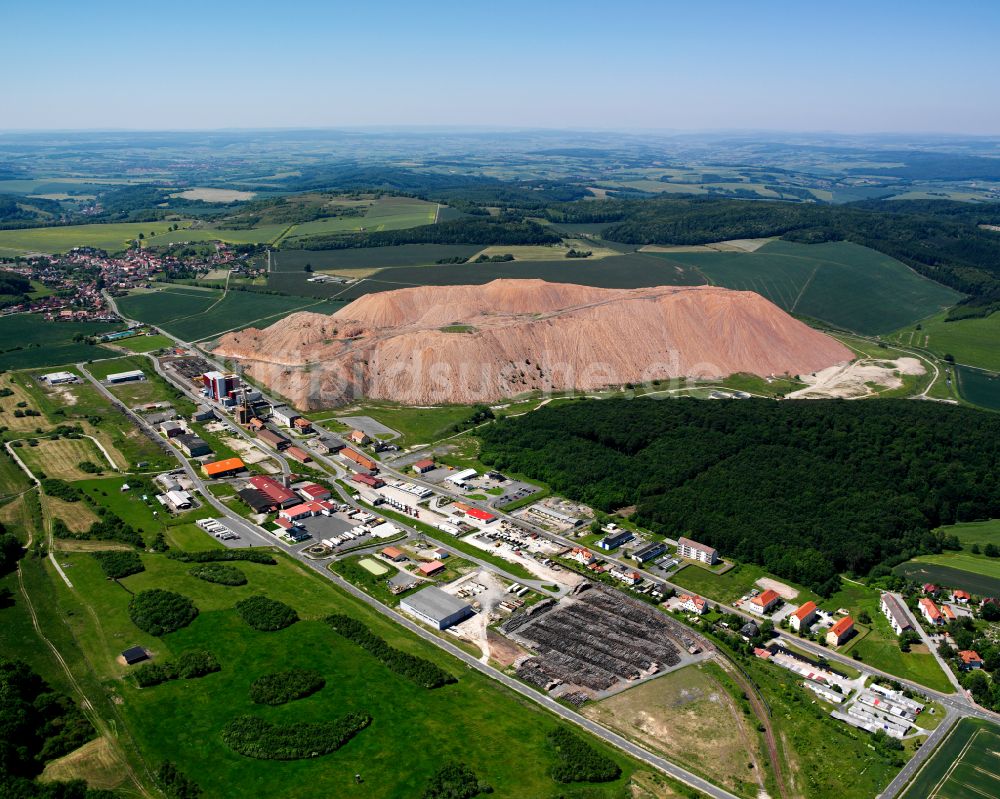 Bischofferode von oben - Dorfkern am Feldrand in Bischofferode im Bundesland Thüringen, Deutschland