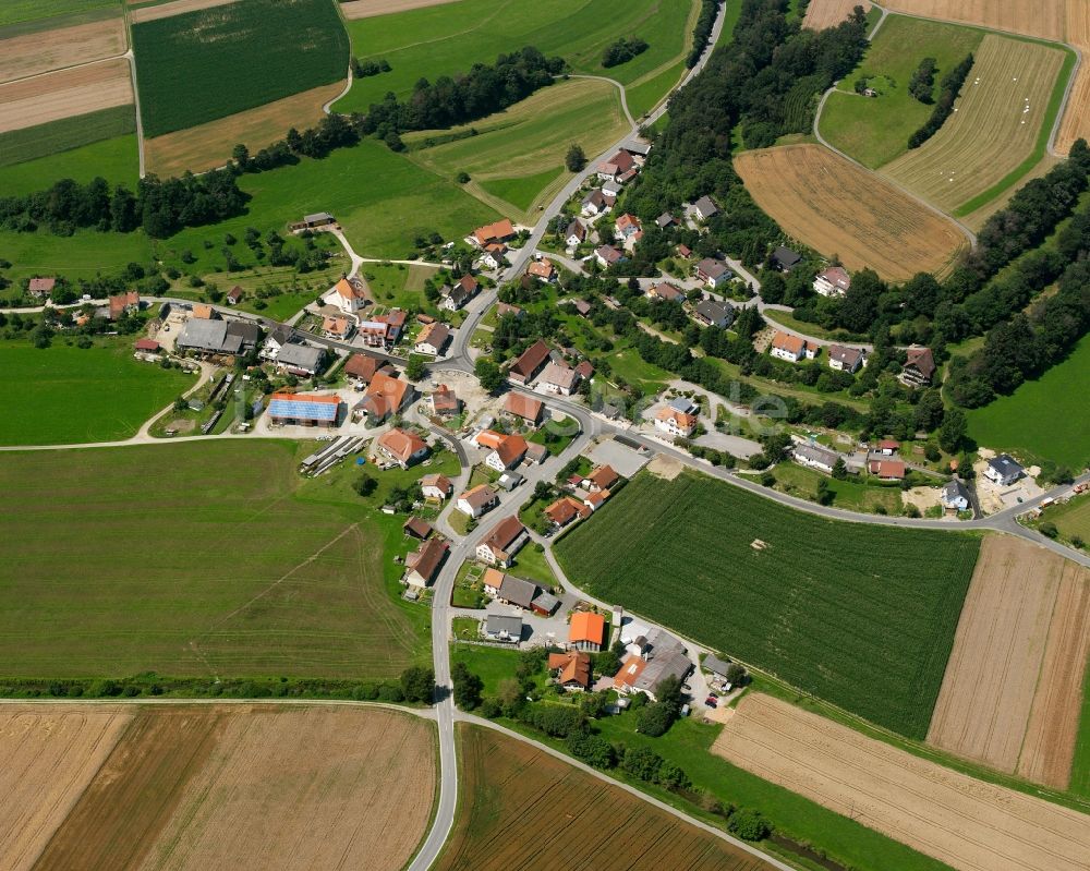 Bittelschieß aus der Vogelperspektive: Dorfkern am Feldrand in Bittelschieß im Bundesland Baden-Württemberg, Deutschland