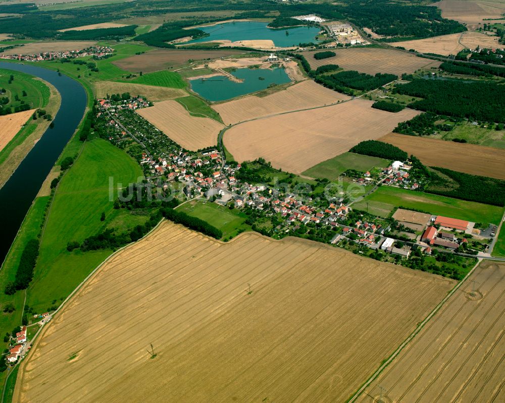 Luftbild Bobersen - Dorfkern am Feldrand in Bobersen im Bundesland Sachsen, Deutschland